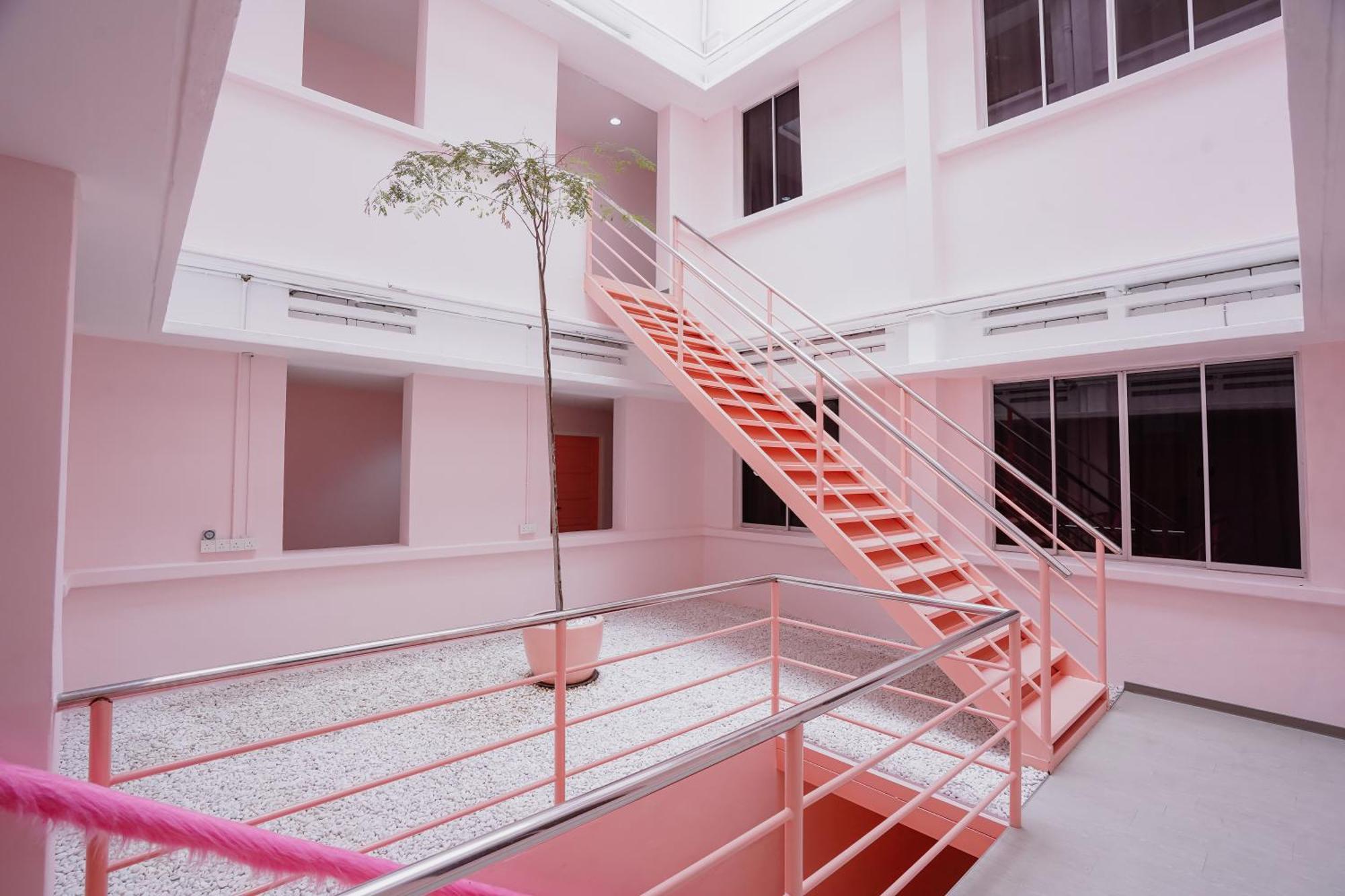 Pink Cabana Hotel George Town Exterior photo