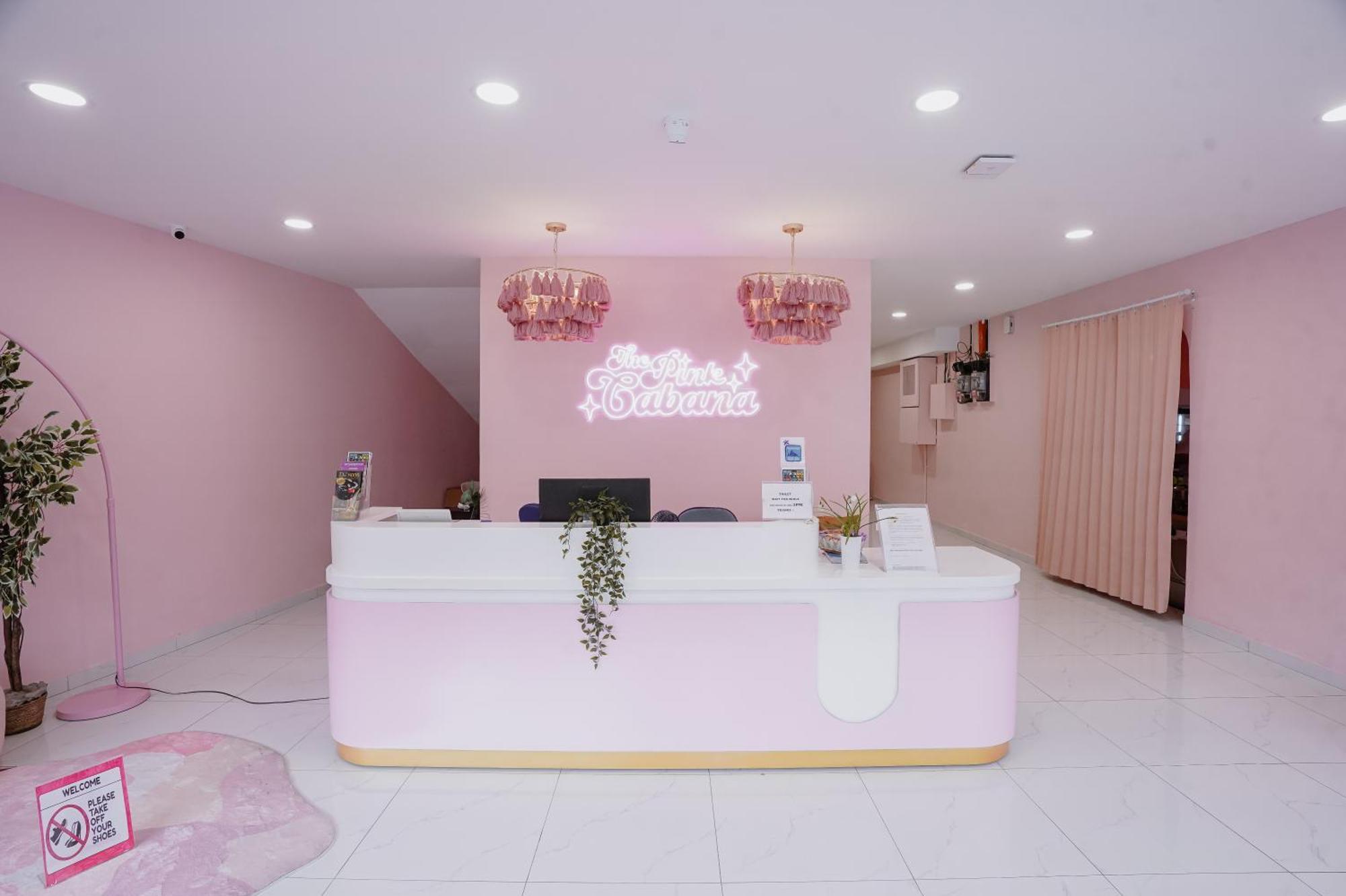 Pink Cabana Hotel George Town Exterior photo