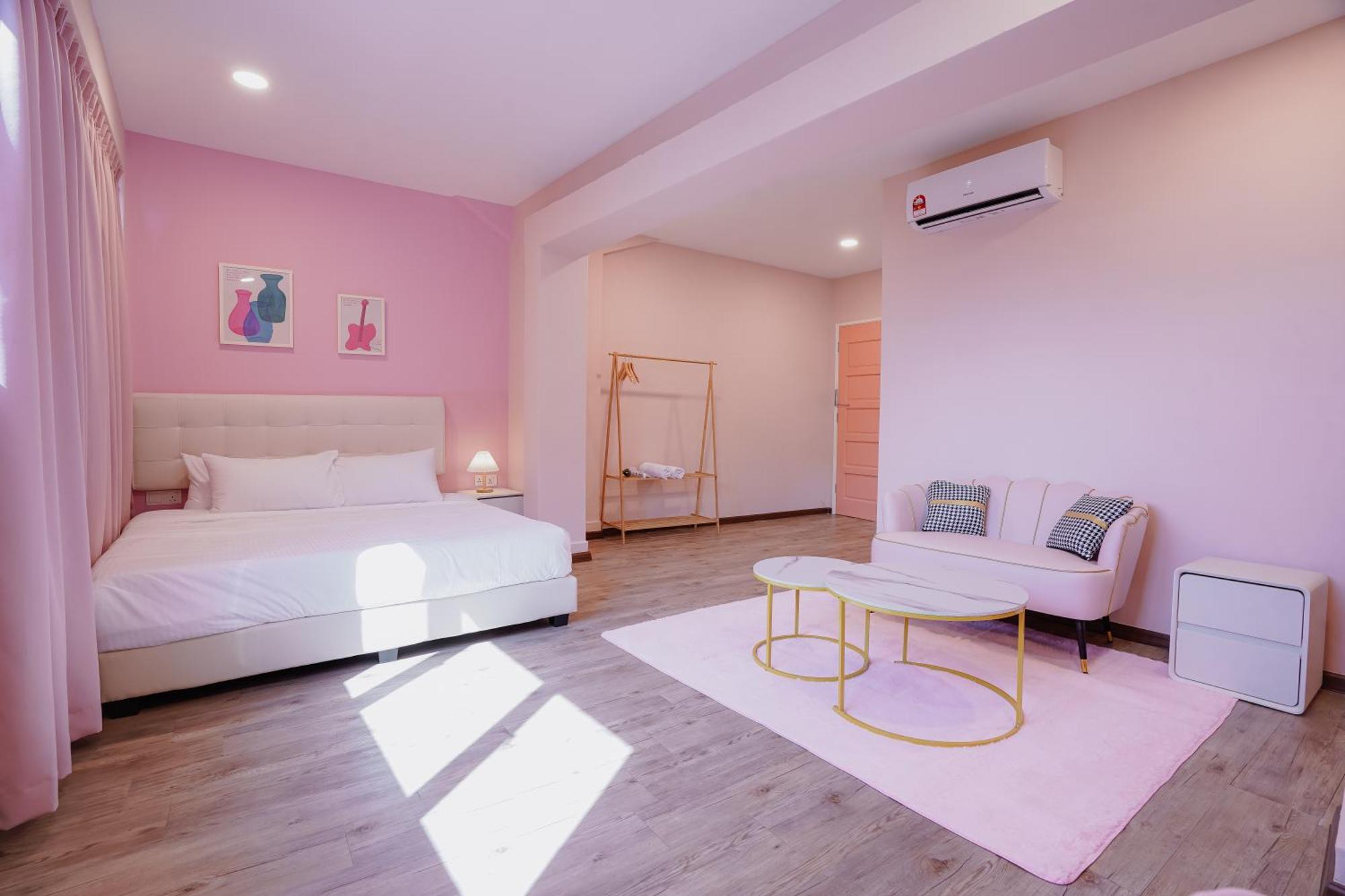 Pink Cabana Hotel George Town Exterior photo