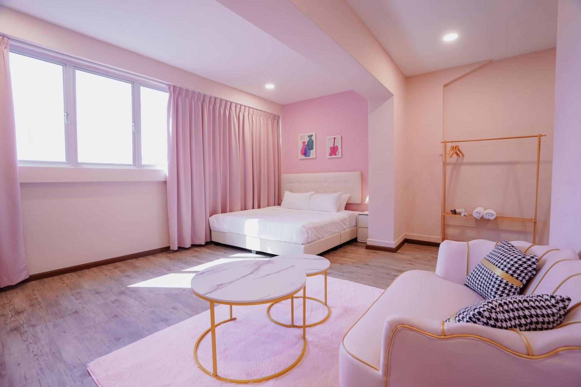 Pink Cabana Hotel George Town Exterior photo
