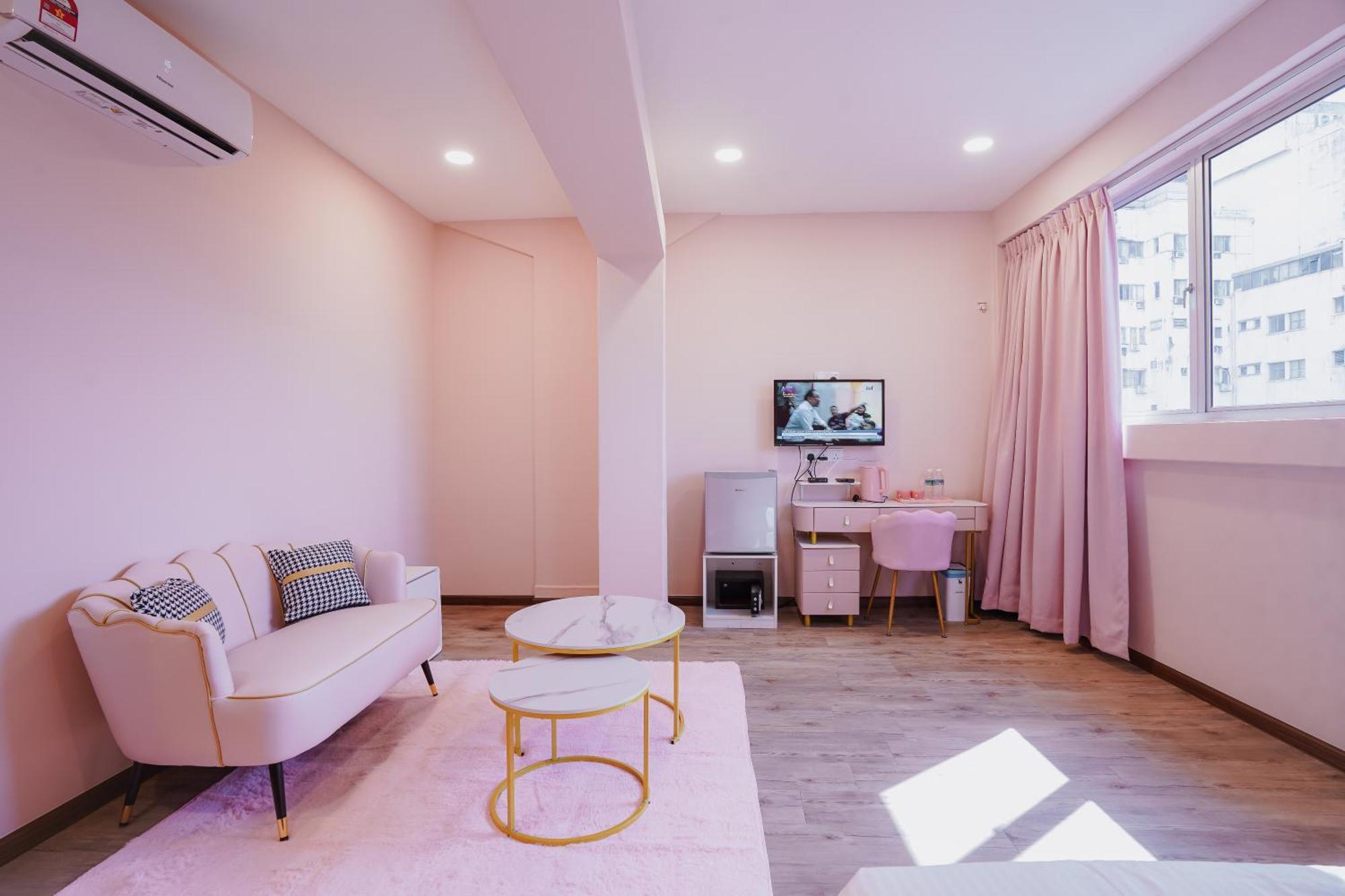Pink Cabana Hotel George Town Exterior photo