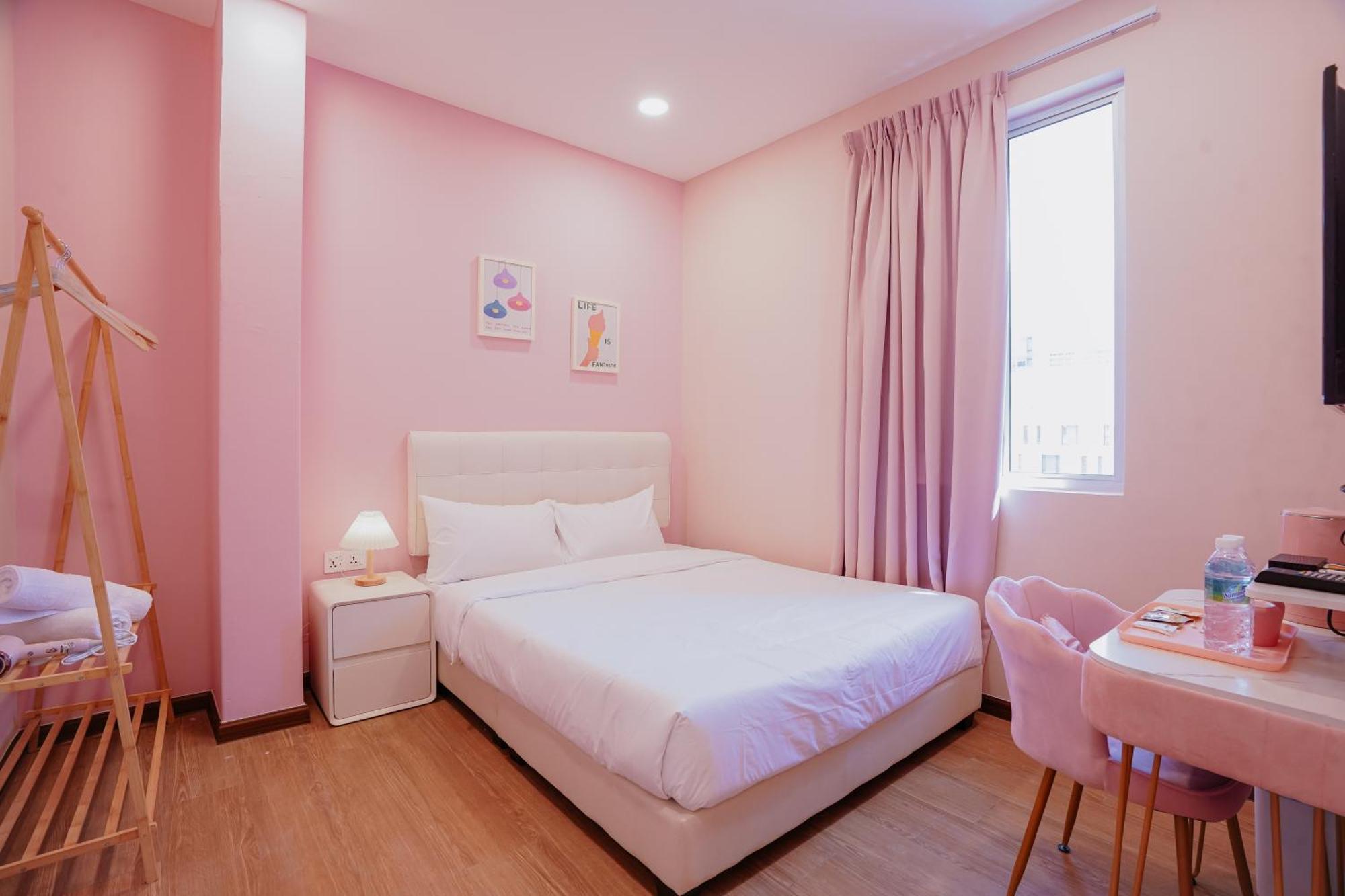 Pink Cabana Hotel George Town Exterior photo