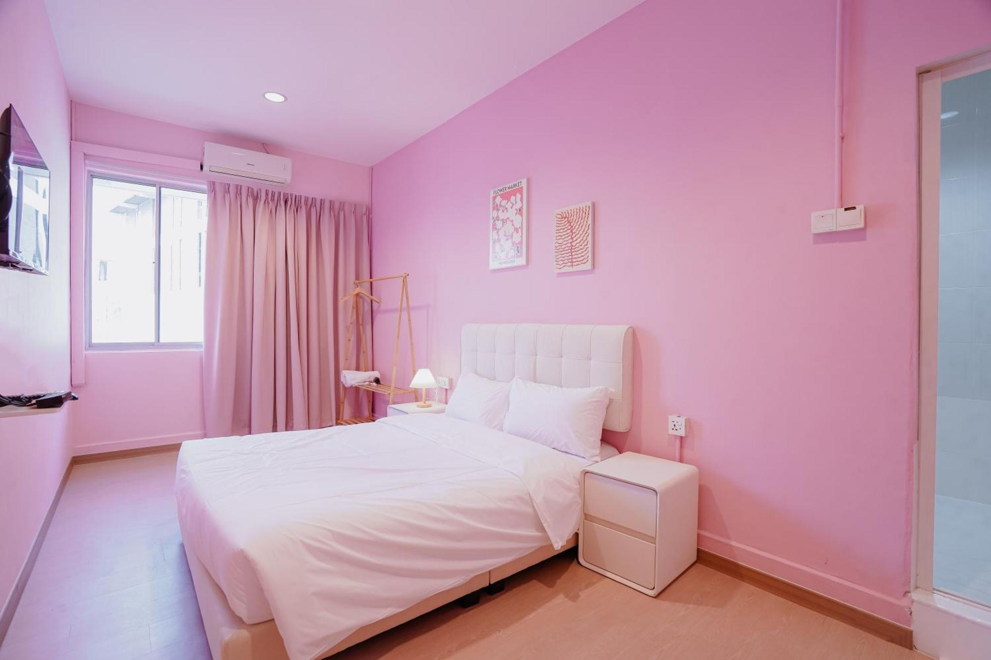 Pink Cabana Hotel George Town Exterior photo