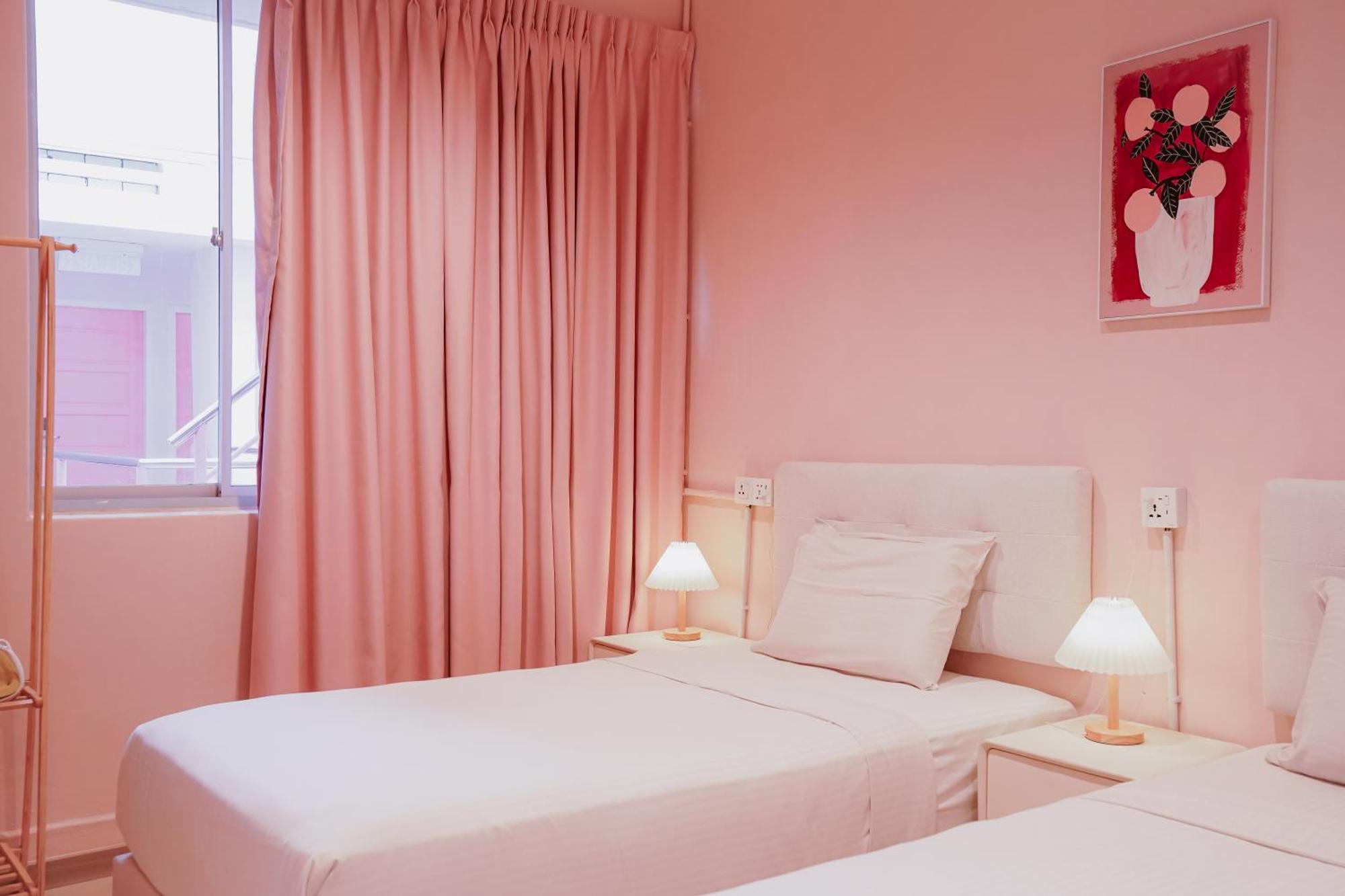 Pink Cabana Hotel George Town Exterior photo
