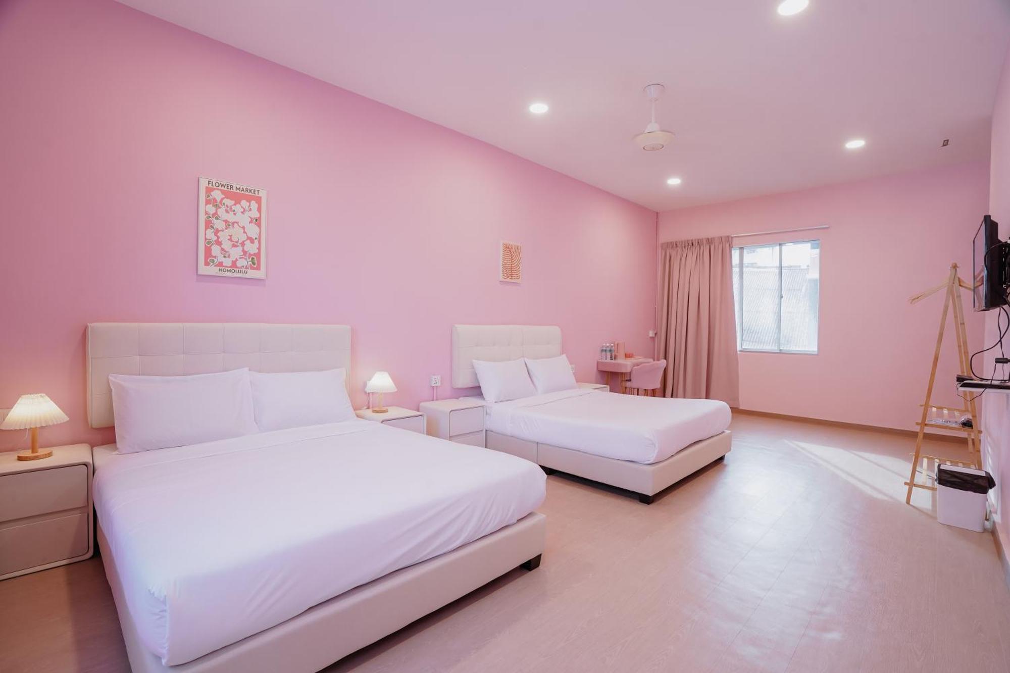 Pink Cabana Hotel George Town Exterior photo