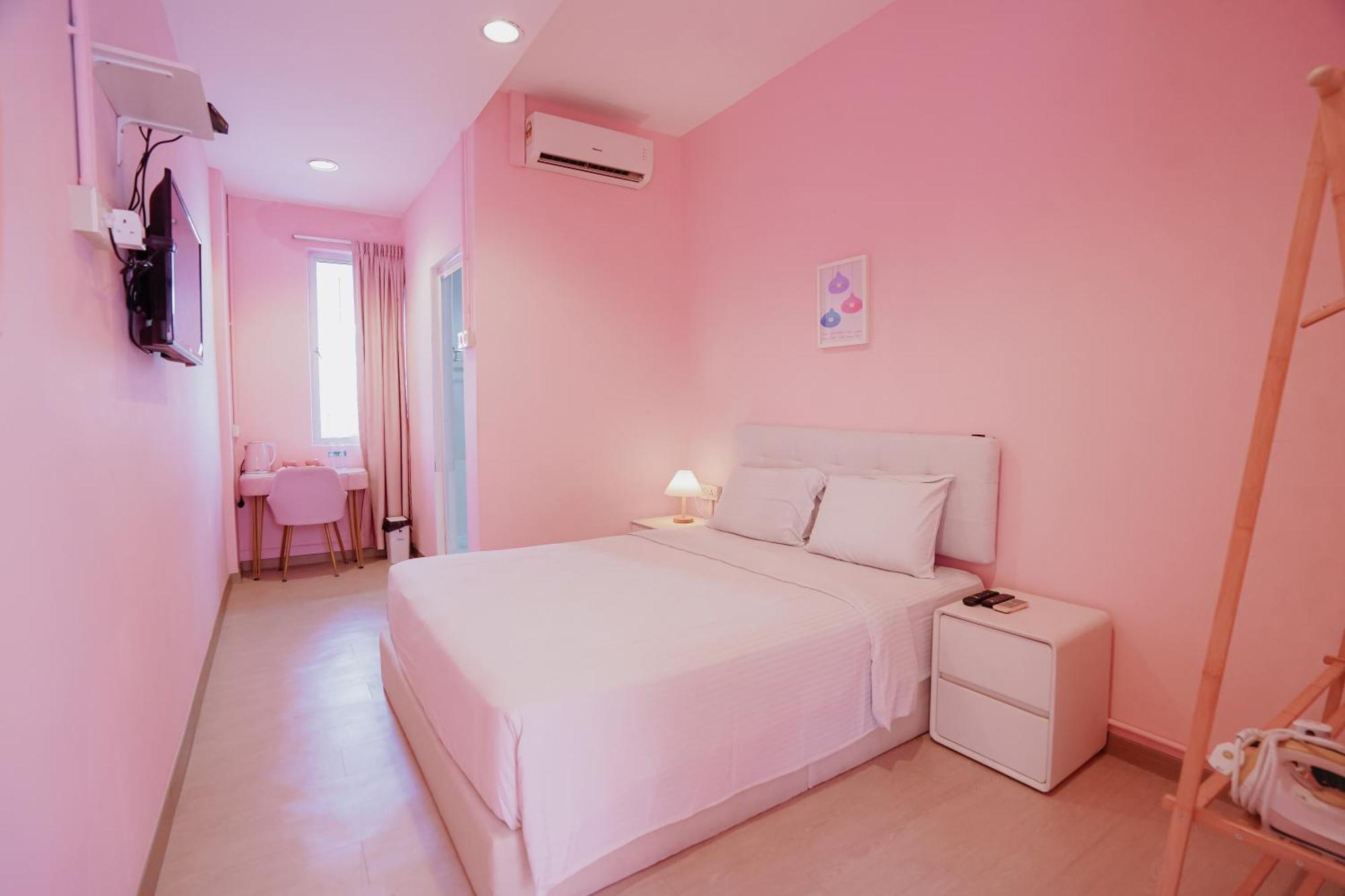 Pink Cabana Hotel George Town Exterior photo