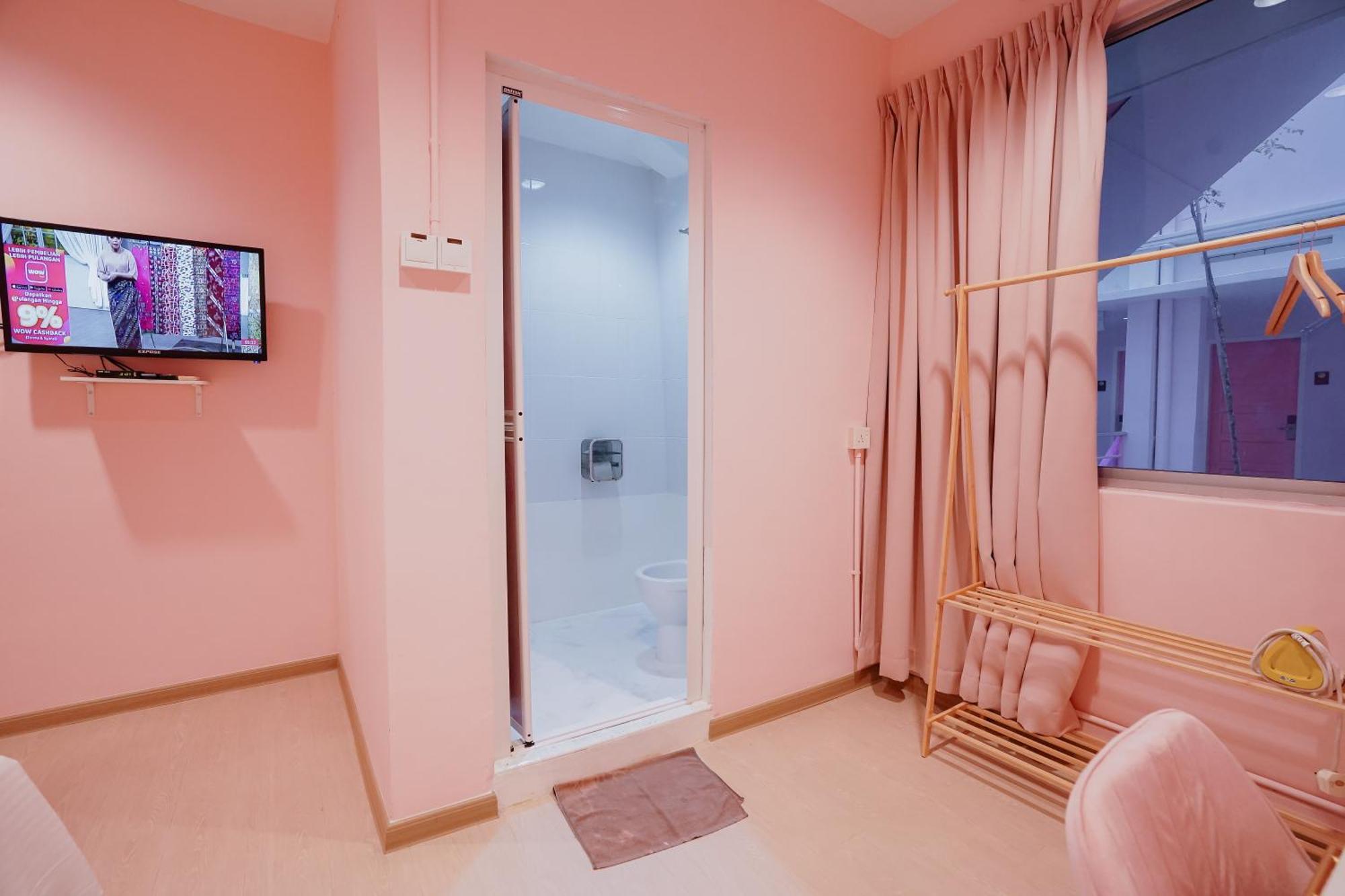 Pink Cabana Hotel George Town Exterior photo