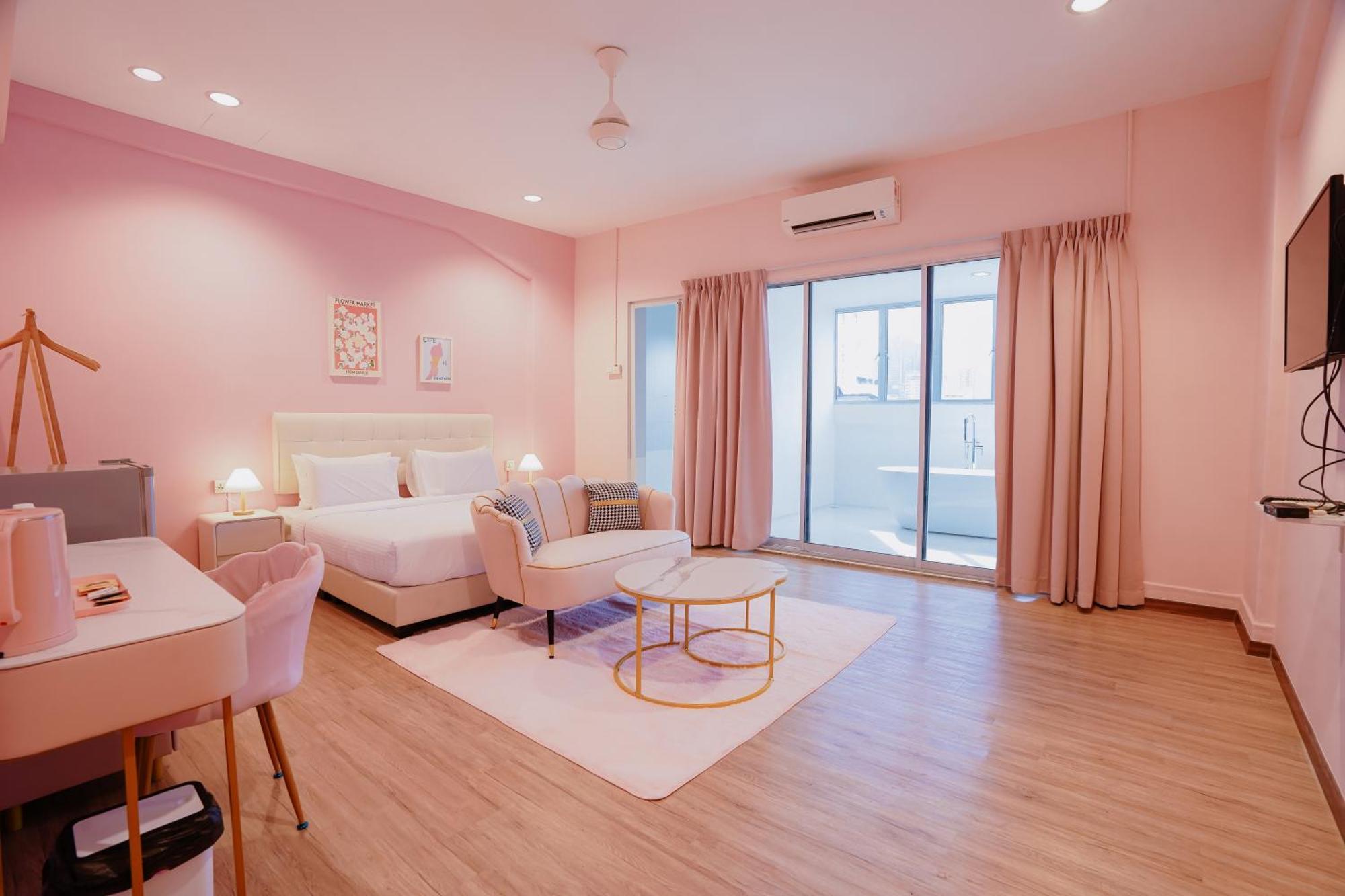 Pink Cabana Hotel George Town Exterior photo